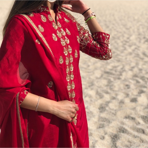 Red long kameez with pants - Picture 6 of 6